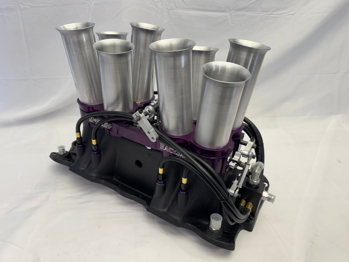 McGEE SBC 305 RaceSaver Injector Manifold Package